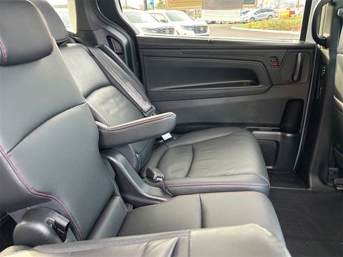 Used 2023 Honda Odyssey Sport image 19