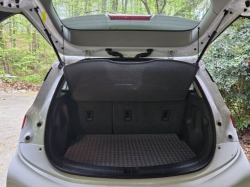 Used 2019 Chevrolet Bolt Premier w/ Infotainment Package image 4