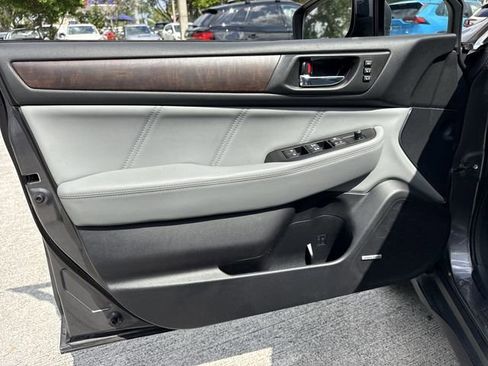 Used 2019 Subaru Outback 2.5i Limited AWD/4WD image 13