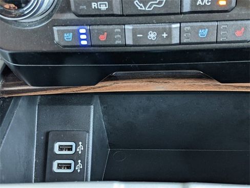 Used 2017 Ford F150 Lariat w/ Equipment Group 502A Luxury image 27