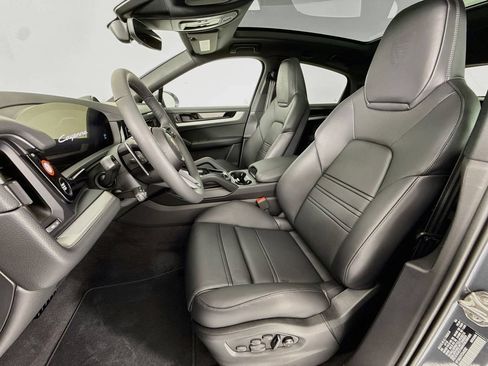 New 2026 Porsche Cayenne Coupe AWD/4WD image 5