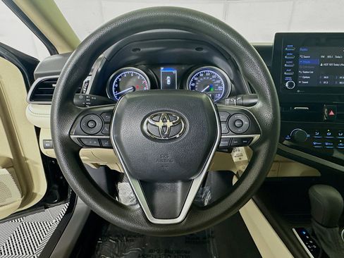 Used 2021 Toyota Camry LE FWD image 15