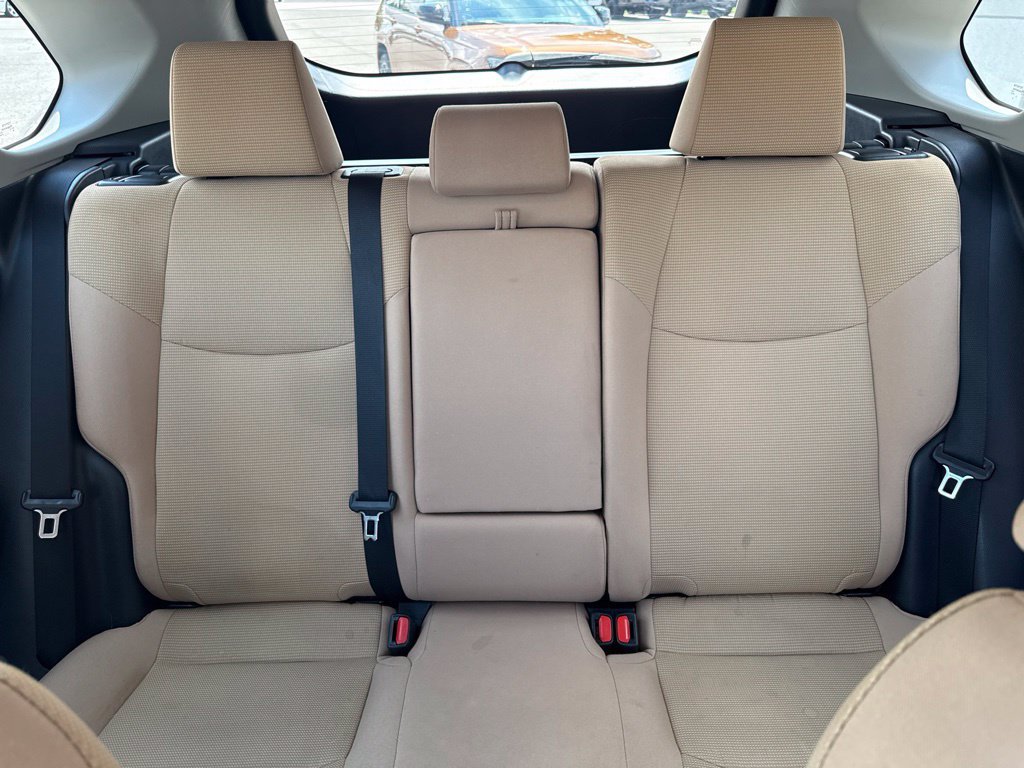 Used 2019 Toyota RAV4 LE w/ Carpet Mat Package AWD/4WD image 37