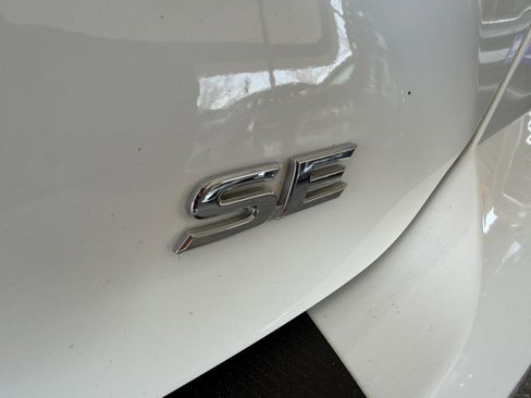 Used 2025 Toyota Camry SE image 10