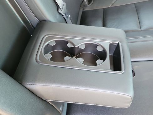 Used 2016 GMC Yukon SLT image 26