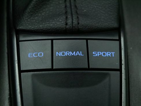 Used 2023 Toyota Camry SE FWD image 31