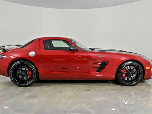 Used 2015 Mercedes-Benz SLS AMG GT Final Edition image 13