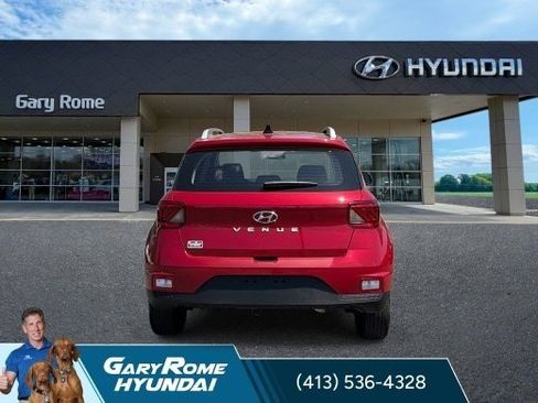 Certified 2022 Hyundai Venue SEL FWD image 12