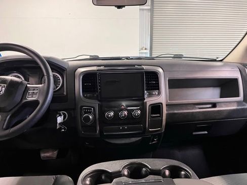 Used 2015 RAM 1500 Express RWD image 20
