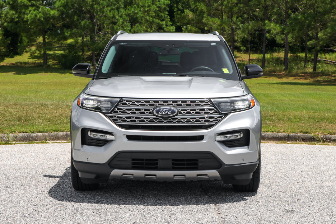 Used 2023 Ford Explorer Limited w/ Equipment Group 301A RWD image 2