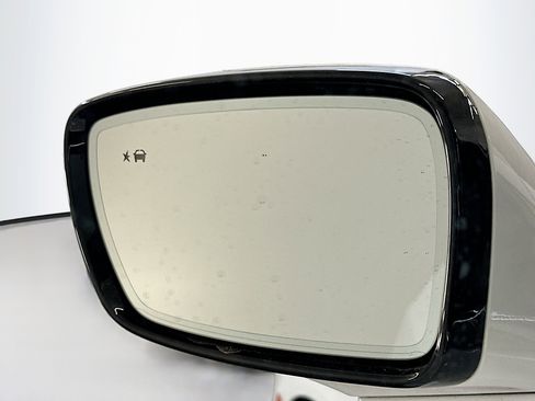 Used 2024 Buick Enclave Premium image 16