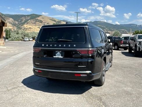 Used 2023 Jeep Wagoneer L Series III w/ Convenience Group I AWD/4WD image 5