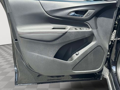 Used 2023 Chevrolet Equinox RS w/ LPO, Floor Liner Package FWD image 19