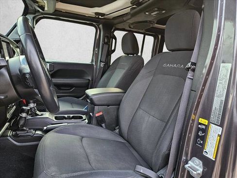 Used 2022 Jeep Wrangler Unlimited Sahara w/ Safety Group AWD/4WD image 20