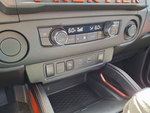 Used 2025 Nissan Frontier Pro-X RWD image 19