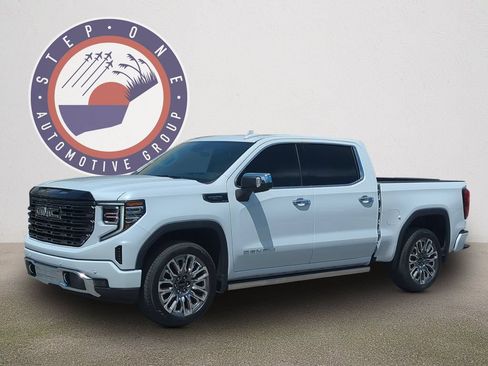Certified 2026 GMC Sierra 1500 Denali Ultimate AWD/4WD image 2