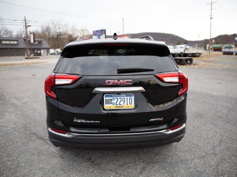 Certified 2024 GMC Terrain AT4 image 4