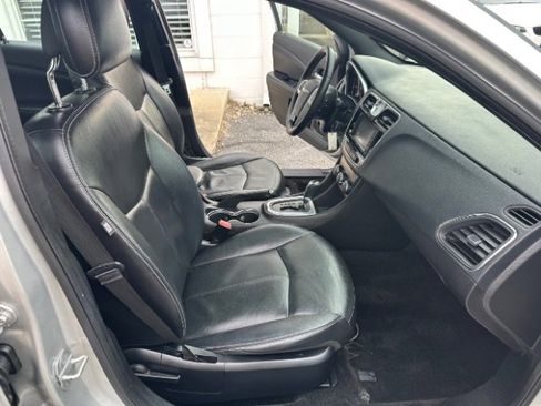 Used 2012 Chrysler 200 Limited image 35