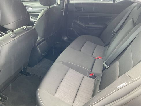 Used 2024 Nissan Altima 2.5 SV AWD/4WD image 10
