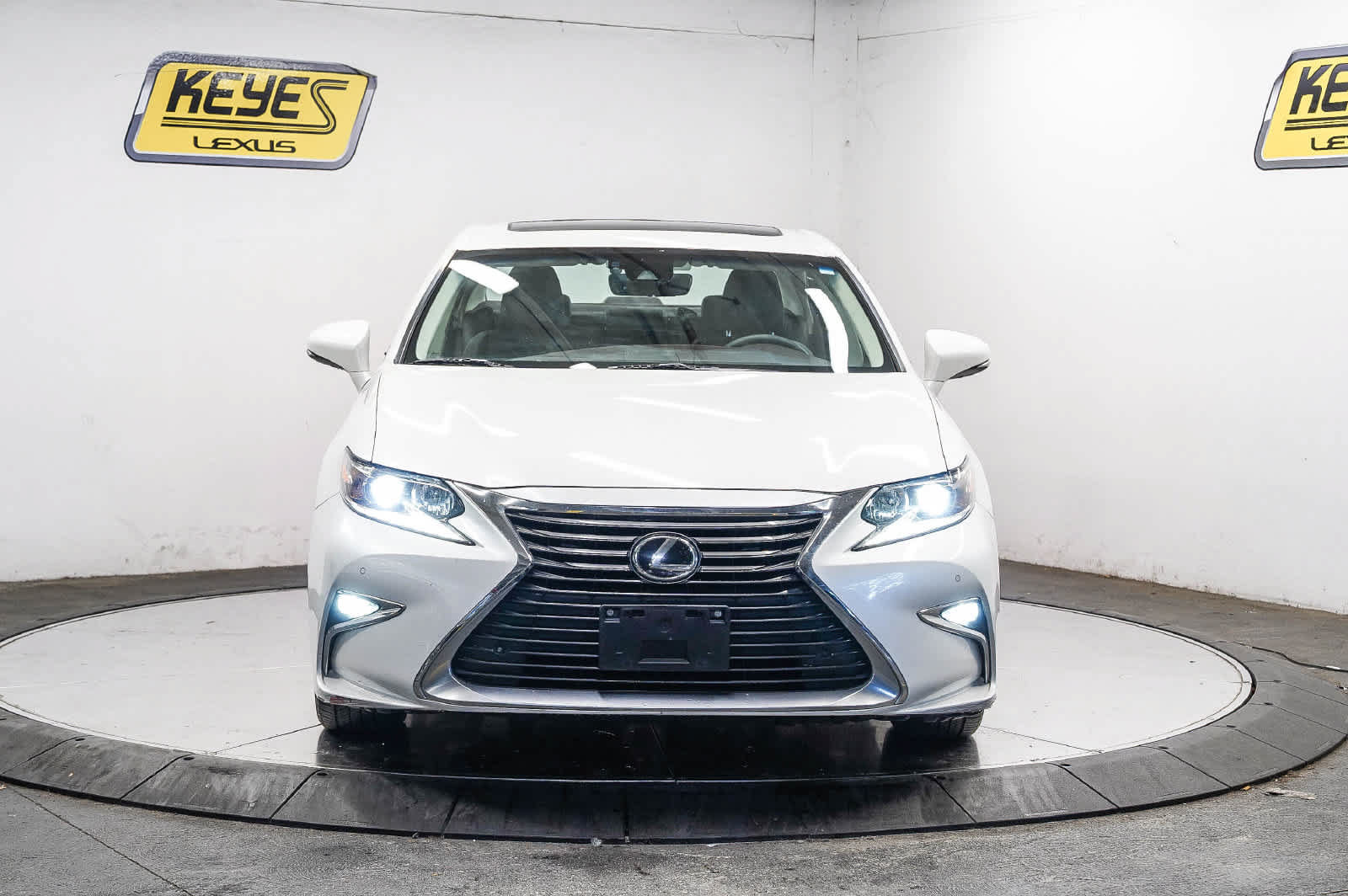 Used 2018 Lexus ES 350 w/ Premier Package FWD image 6