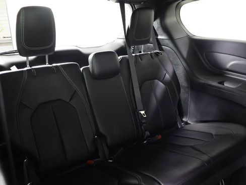 Used 2025 Chrysler Pacifica Select FWD image 30