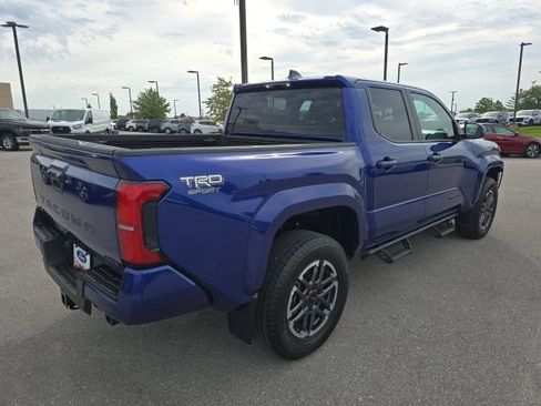 Used 2024 Toyota Tacoma 4x4 Double Cab image 5