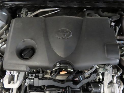 Used 2020 Toyota Camry SE image 34