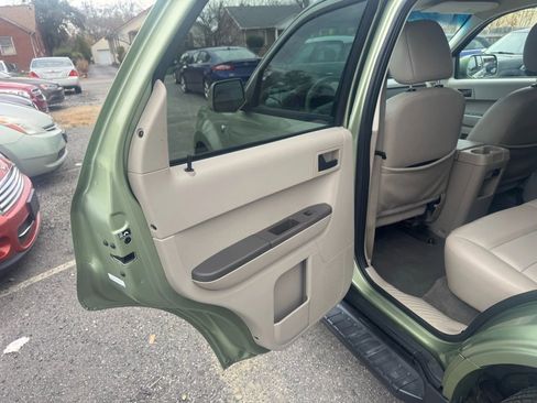 Used 2008 Ford Escape 4WD Hybrid image 23