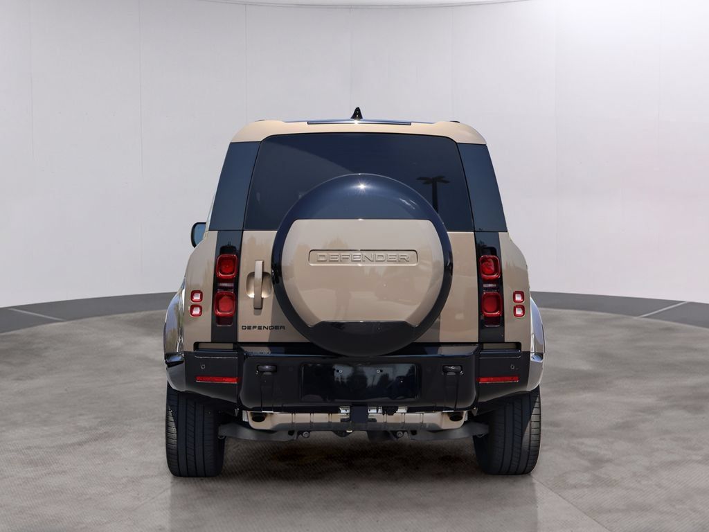Certified 2025 Land Rover Defender 110 X-Dynamic SE AWD/4WD image 6