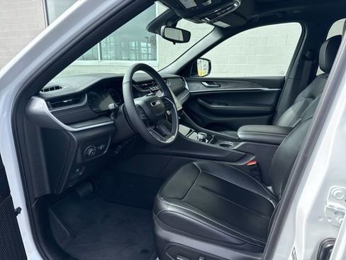 Used 2024 Jeep Grand Cherokee Limited w/ Trailer Tow Package image 7