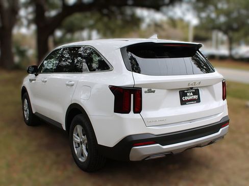 New 2026 Kia Sorento LX FWD image 12