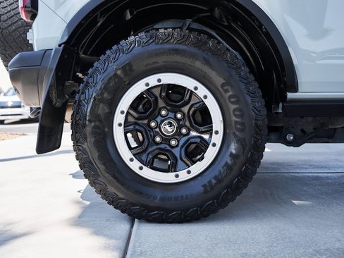 Used 2022 Ford Bronco Badlands image 9