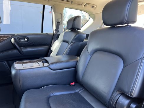 Used 2016 INFINITI QX80 2WD w/ Driver's Assistance Package image 32