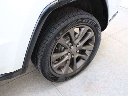 Used 2016 Jeep Grand Cherokee Limited 75th Anniversary AWD/4WD image 39