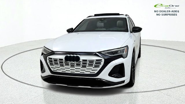 Used 2024 Audi Q8 e-tron Prestige w/ Prestige Package AWD/4WD image 2