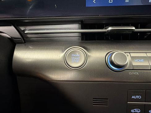 Used 2024 Hyundai Kona SEL AWD/4WD image 16