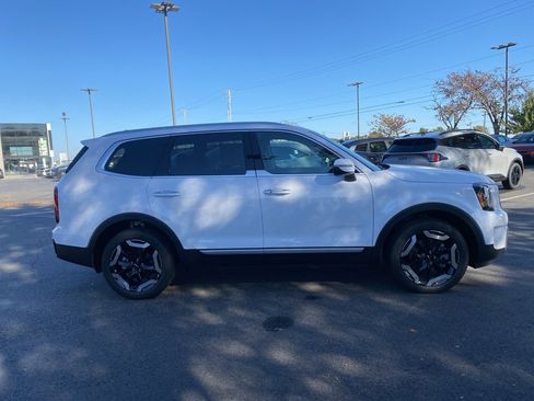 New 2025 Kia Telluride S image 9