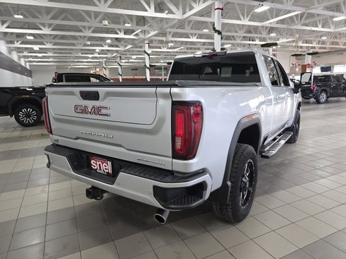 Used 2022 GMC Sierra 3500 Denali w/ Denali Ultimate Package image 5