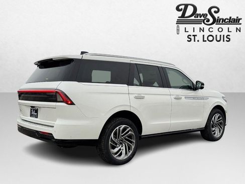 New 2025 Lincoln Navigator Reserve image 5