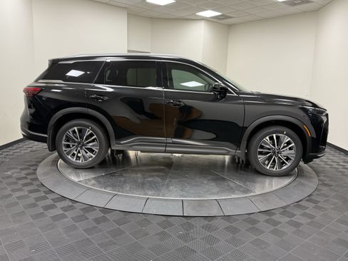 Certified 2027 INFINITI QX60 Luxe w/ Cargo Package FWD image 8