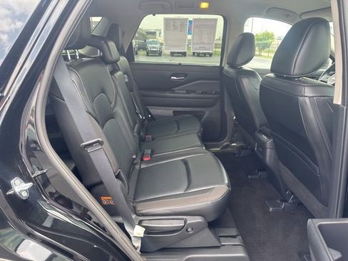 Used 2023 Nissan Pathfinder SL image 21
