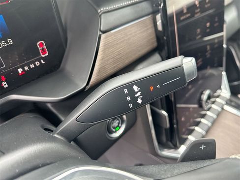 Used 2024 GMC Acadia Denali w/ Super Cruise Package image 23