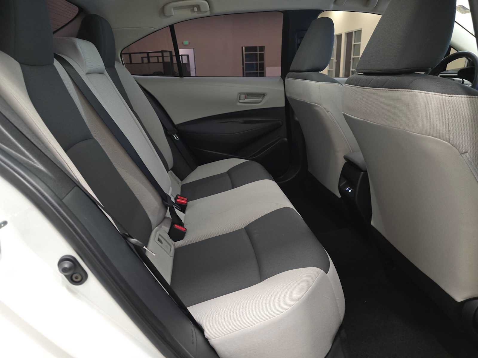 Used 2025 Toyota Corolla LE FWD image 25