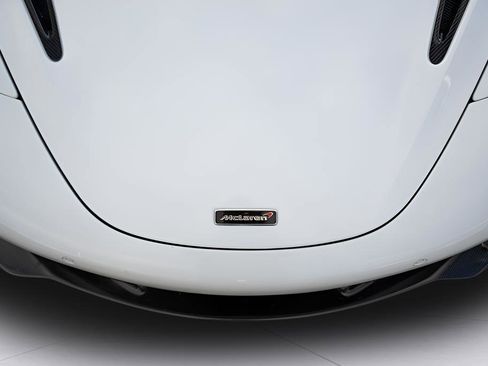 Used 2018 McLaren 720S image 23