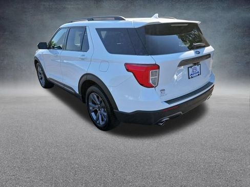 Used 2024 Ford Explorer XLT w/ Equipment Group 202A AWD/4WD image 5