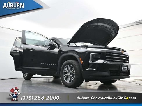 Used 2024 Chevrolet Traverse LT w/ Trailering Package AWD/4WD image 35