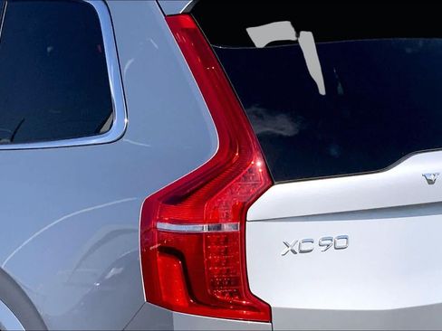 Used 2018 Volvo XC90 T5 Momentum w/ Convenience Package AWD/4WD image 29