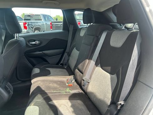 Used 2015 Jeep Cherokee Sport w/ Sport Appearance Group AWD/4WD image 30