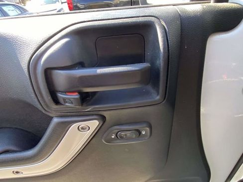 Used 2018 Jeep Wrangler Unlimited Sahara image 14