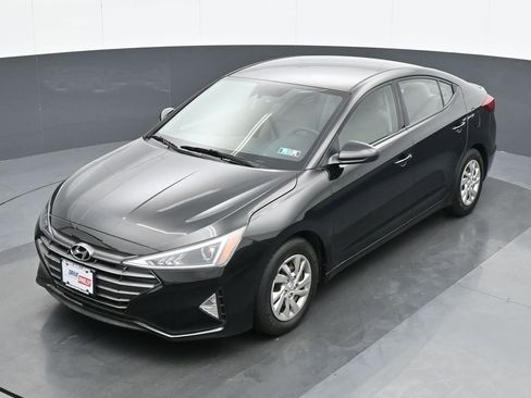 Used 2020 Hyundai Elantra SE w/ Cargo Package (C1) image 17